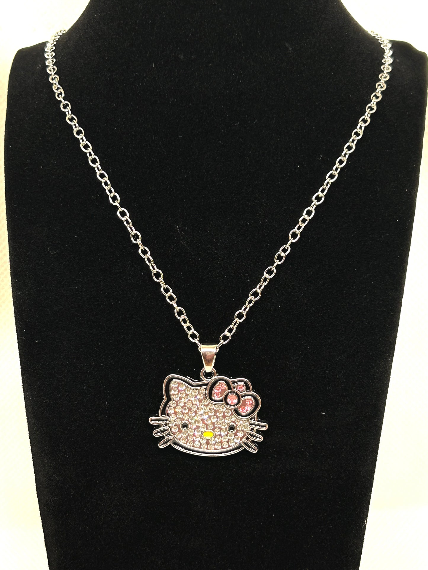 HELLO KITTY NECKLACE